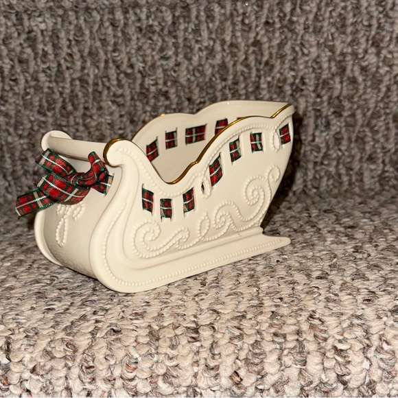 Lenox Christmas Giftables Sleigh Candy Dish Brand New, Never Used - Picture 6 of 6